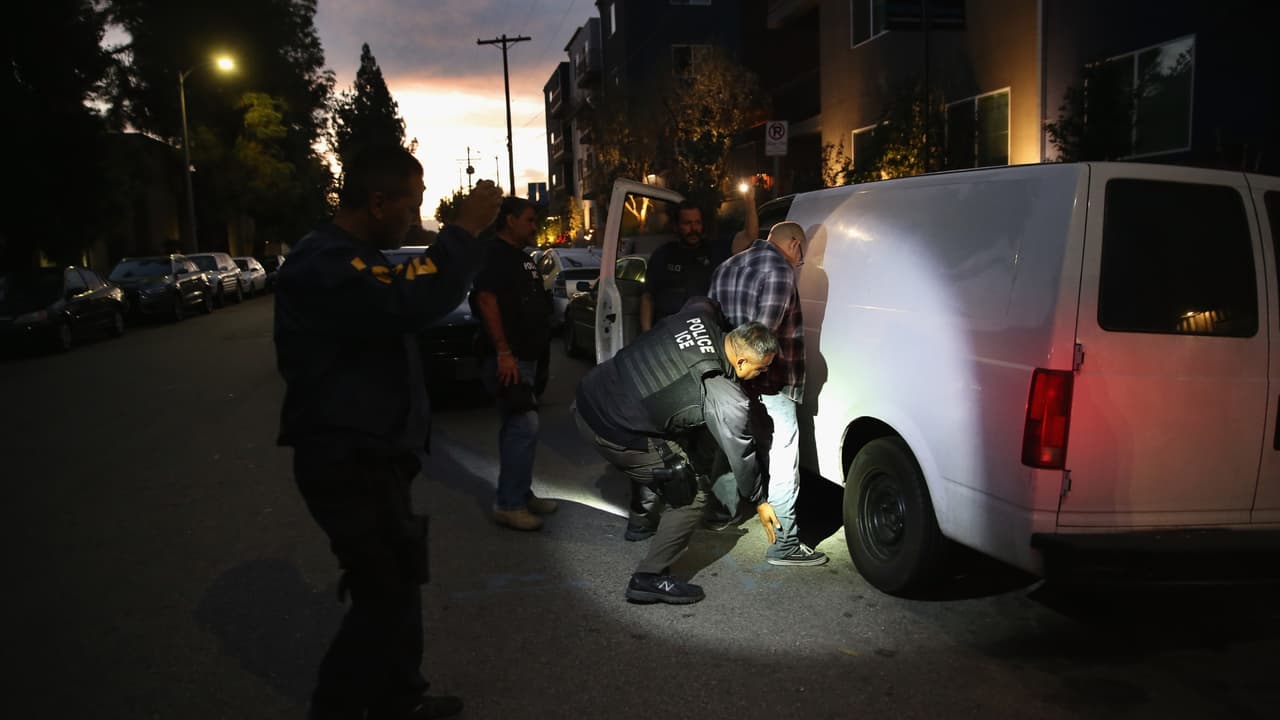Millones de inmigrantes no tendrán derecho a una audiencia de fianza, según documento interno de ICE