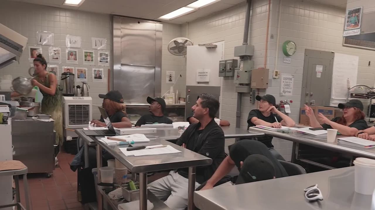 Ofrecen capacitación gratuita pagada a inmigrantes para trabajar en la industria culinaria en NY
