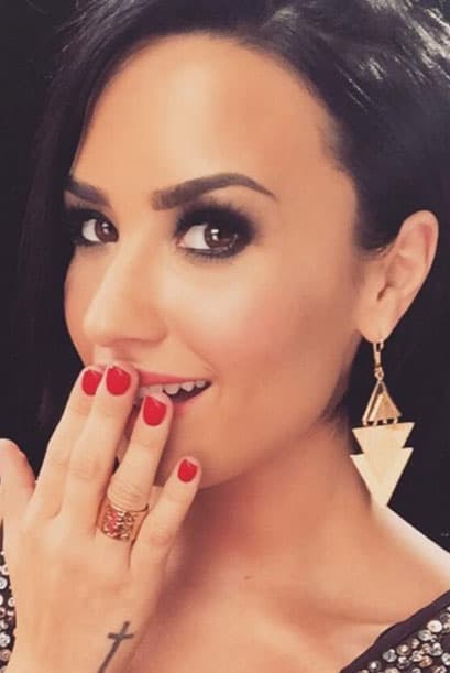 Una de las tendencias que ha predominado en las famosas son los maxi aretes. ¿Les gusta?
