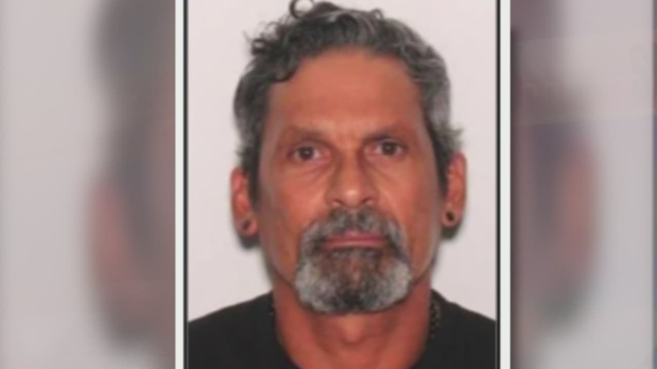 Buscan al sospechoso de apuñar a su exnovia: es considerado como un hombre armado y peligroso