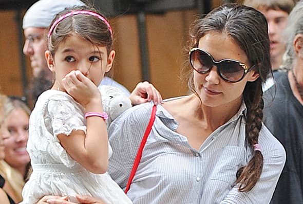 ¿Katie Holmes dejó la Scientology para proteger a Suri?