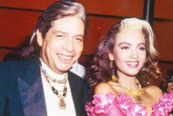 Tiempo después confesó que él ya le había entregado el anillo de compromiso, por lo que ya habían estado preparando la boda. 
<b>Thalía</b> reveló más tarde que el tema 'Entre el mar y una estrella' era una dedicatoria especial para Alfredo.