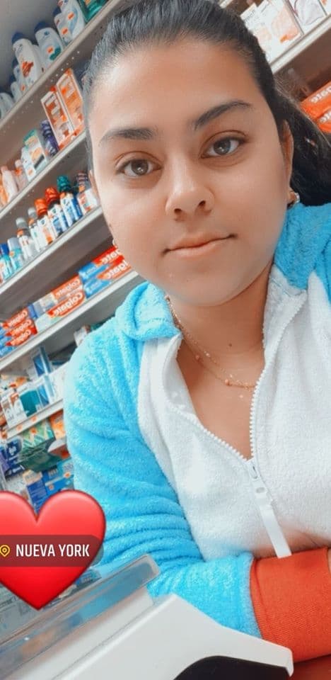 Abigail Ibañez, cajera en una farmacia de Nueva York