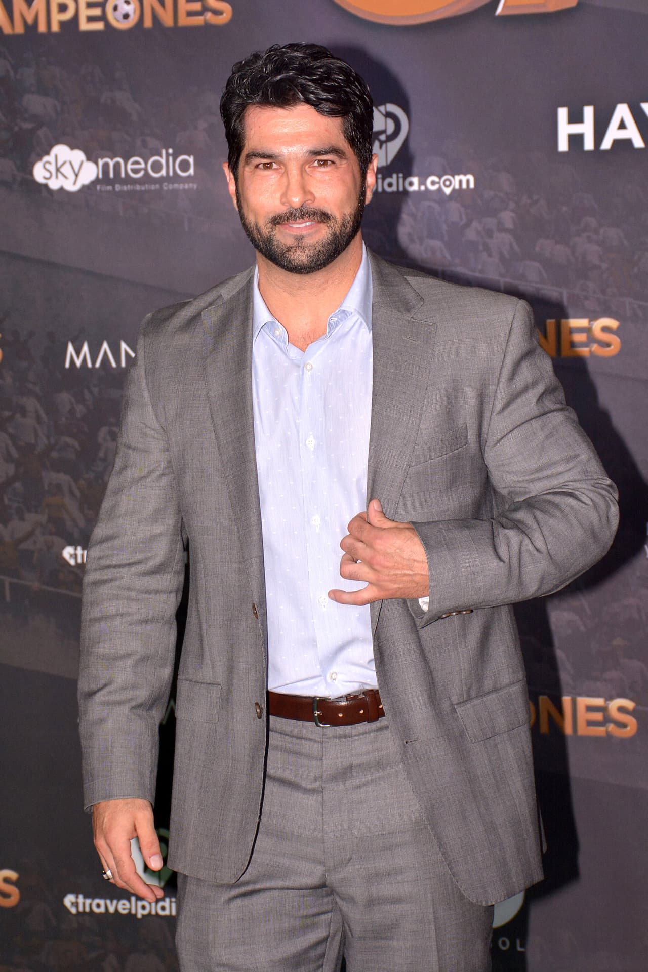 Para septiembre del año 2013 la relación culminó. En agosto de 2016 surgieron versiones de que ella había
<b><a href="https://www.univision.com/famosos/arturo-carmona-cree-que-aracely-arambula-merece-ser-feliz-y-no-le-guarda-rencor-a-ella-ni-a-su-novio-nuevo-fotos" target="_blank"> retomado la relación con Arturo Carmona</a></b>, pero dicho rumor nunca fue confirmado pese a que se les vio juntos en varias ocasiones. 
<br>