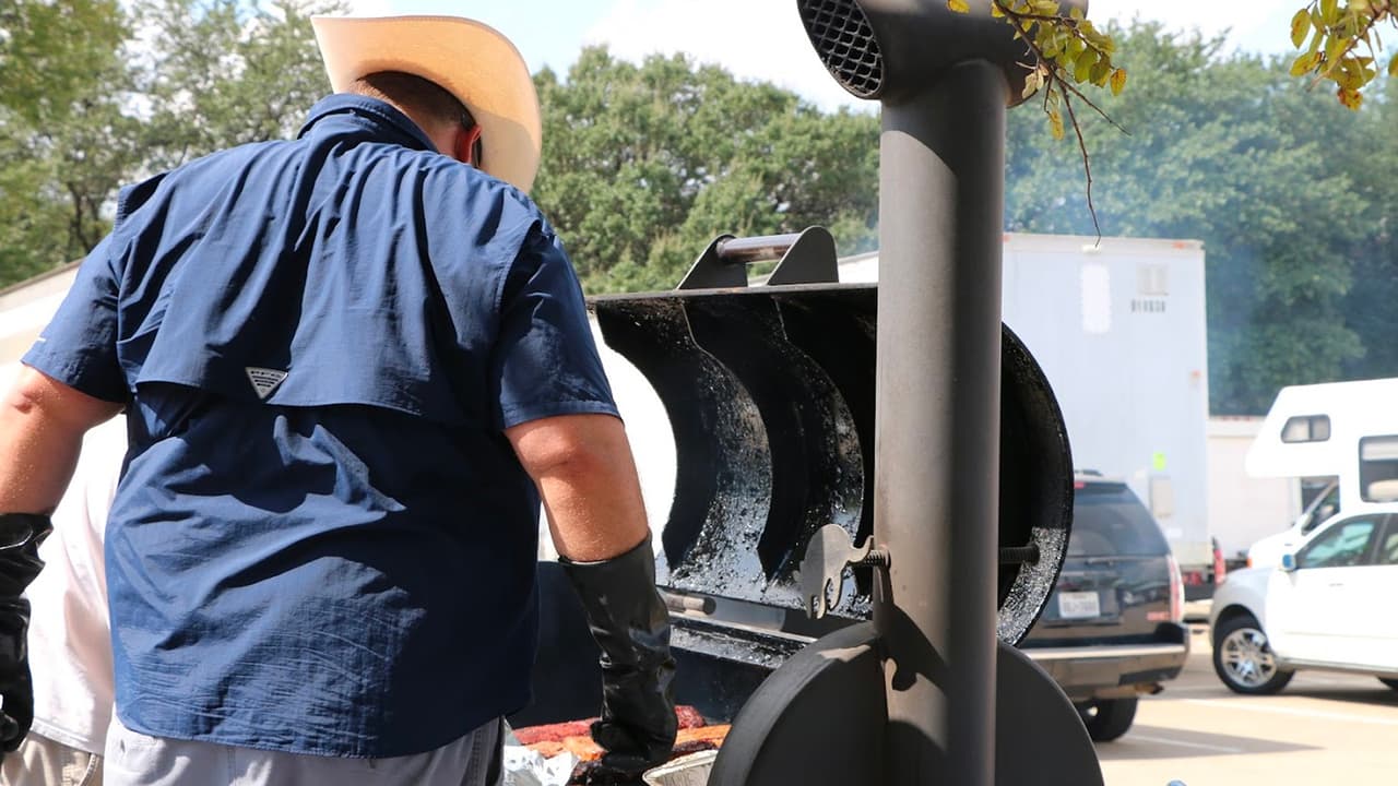 <b>Precios de las entradas Premium o flexibles de un día</b> para la Feria Estatal de Texas 2023: 
<br>A diferencia de los pases por un día, que se tienen que comprar para un día en específico, 
<b>estas entradas son válidas para cualquiera de los 24 días del evento</b>. 
<br>👉🏻 
<b>Entrada para un día</b>: $24 
<br>👉🏻 
<b>Dos entradas para un día y $50 en cupones para comida y atracciones:</b> $98 
<br>👉🏻 
<b>Cuatro entradas para un día y $50 en cupones para comida y atracciones: </b>$146