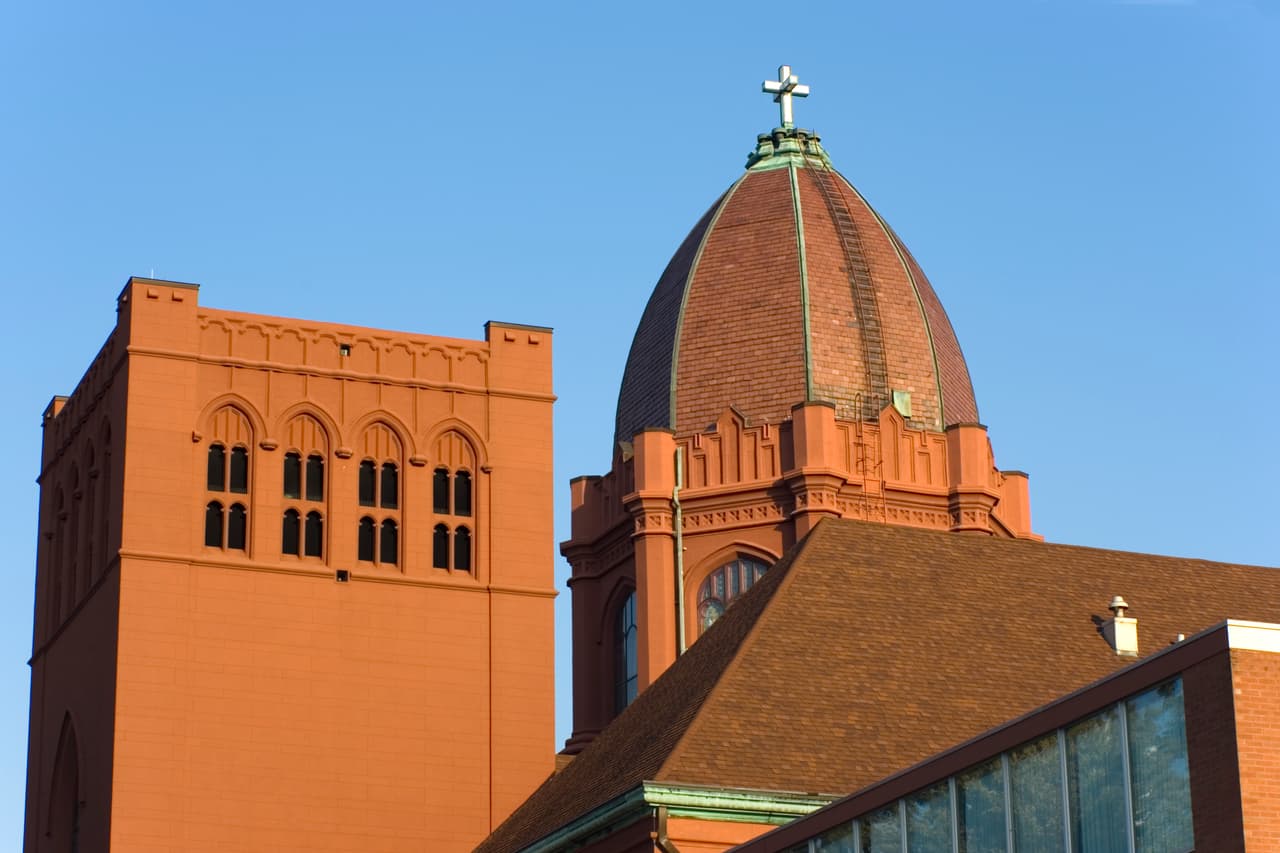 <h3 class="cms-H3-H3">12. Decatur, Illinois</h3>
<br>
<br>💸
<b> Ingreso familiar promedio: </b>$46,807
<br>
<br>💸 
<b>Tasa de pobreza: </b>17.6%
<br>
<br>💸
<b> Hogares con ingresos anuales menores a $10,000: </b>11.2%
<br>
<br>💸 
<b>Adultos con educación universitaria: </b>19.0%
<br>
<br>💸 
<b>Tasa de desempleo (2021): </b>11.1%
<br>