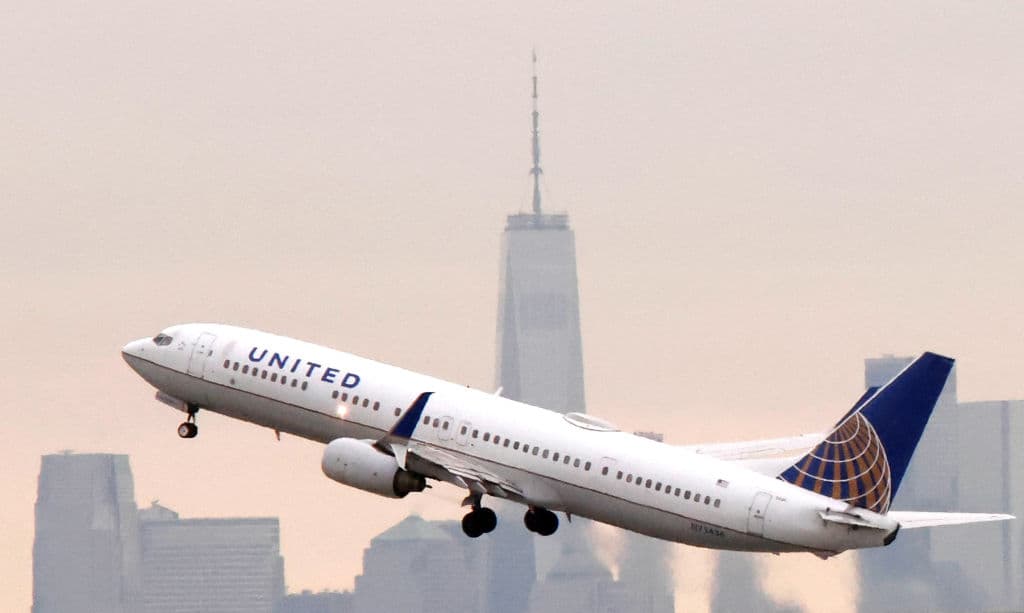 Tres heridos en vuelo de United Airlines de Newark a Tampa debido a turbulencias