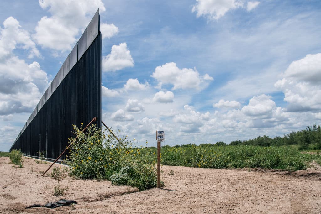 Texas se suma a Arizona y demanda a Biden por frenar la construcción del muro fronterizo