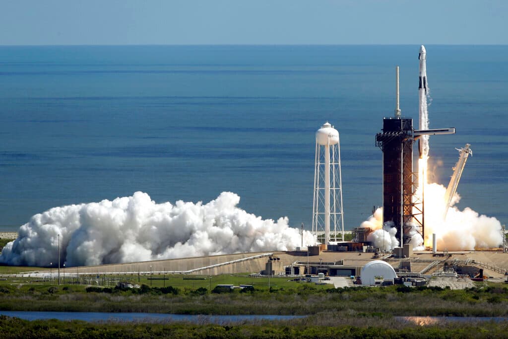 Imágenes del lanzamiento de la misión Crew-5 de SpaceX en Cabo Cañaveral, en Florida Central.