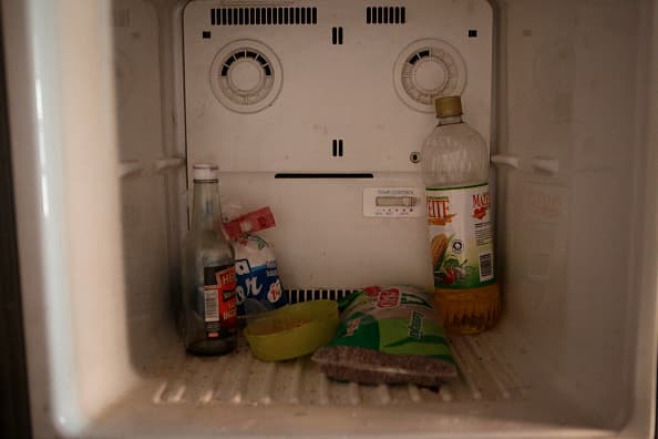 Tuve pérdida de comida. 
<b>¿FEMA cubre los alimentos que se perdieron por falta de luz?</b>
<br>
<br>No. FEMA no reembolsa pérdidas en los alimentos. Sin embargo, existen organizaciones sin fines de lucro que pueden ayudarlo.
<br>
<br>También puede llamar al 2-1-1 para que verifique los programas de alimentos en su comunidad.
<br>
