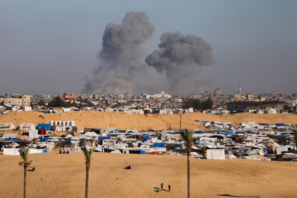 EEUU detuvo el envío de bombas a Israel ante preocupaciones por la ciudad palestina de Rafah