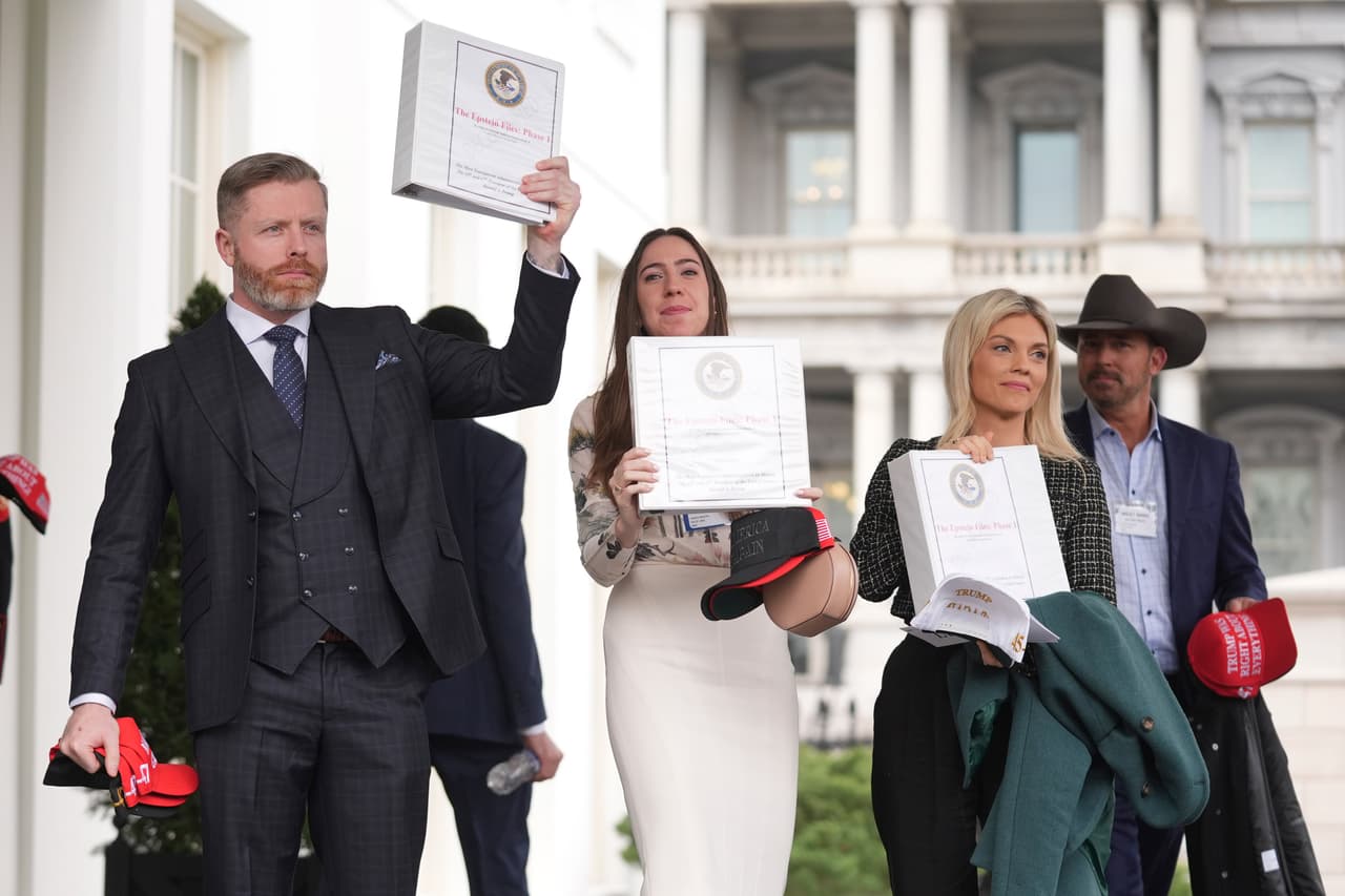 ¿Qué revelan los nuevos documentos sobre el caso Jeffrey Epstein que el gobierno de Trump entregó a influencers? Spoiler: poco o nada nuevo