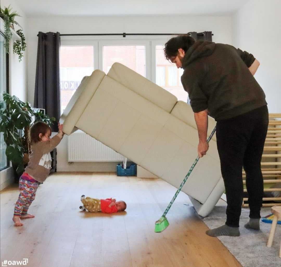 Kenny Deuss, de Amberes, Bélgica, es ingeniero de luz y sonido y decidió quedarse en casa un día a la semana para seguir con su proyecto al lado de sus pequeños Alix y Aster.
<br>