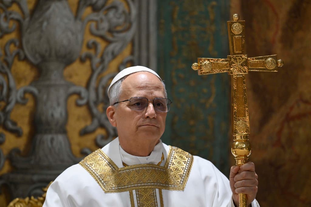 León XIV celebra su primera misa: las señales y los mensajes claves de su primera homilía como papa 
