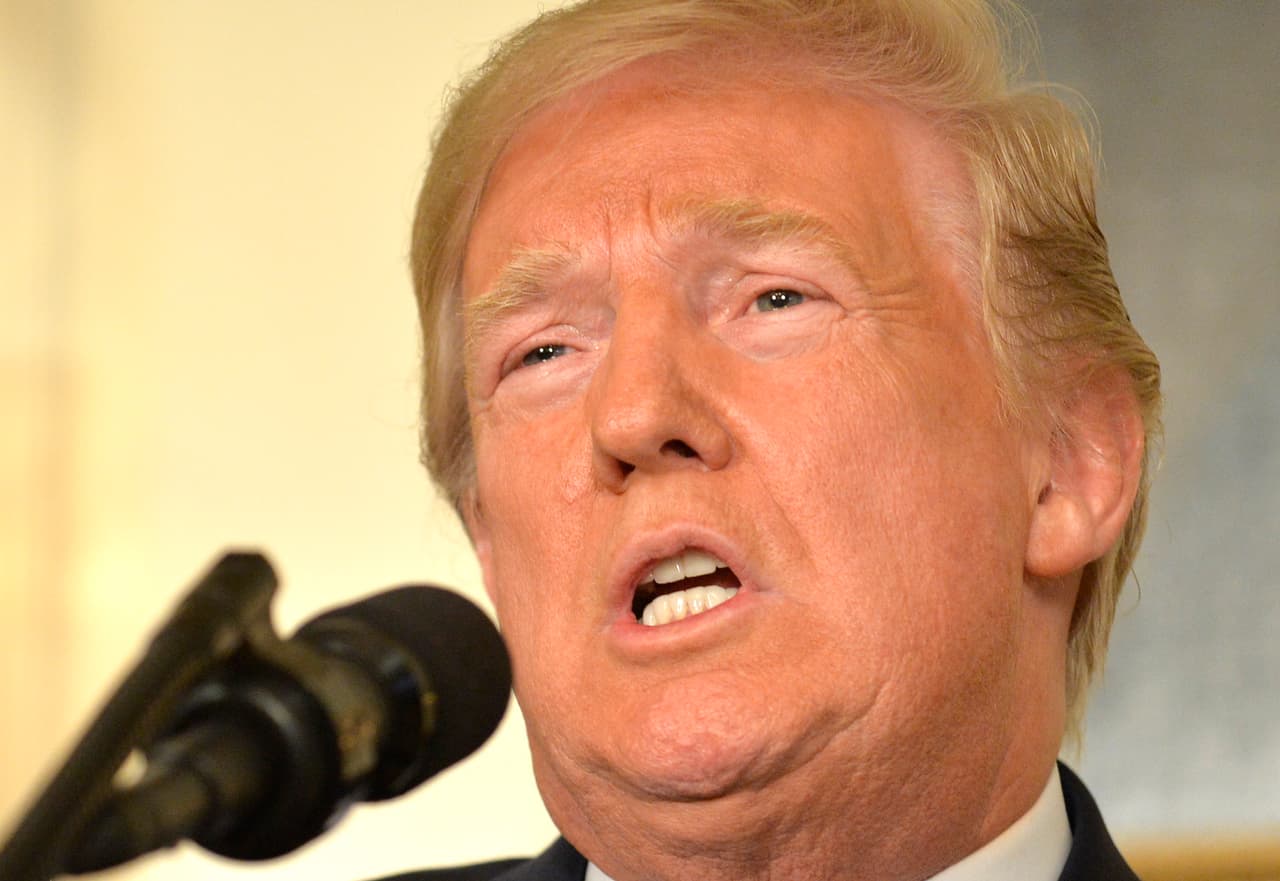 Trump declara "misión cumplida" tras el ataque de sus fuerzas a Siria con ayuda de Francia y Reino Unido