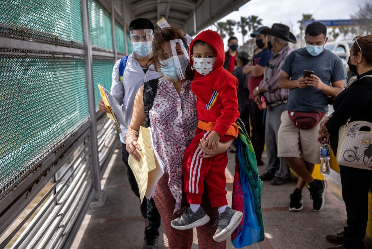 Gobierno de Biden procesará 250 casos diarios de asilo en la frontera con México