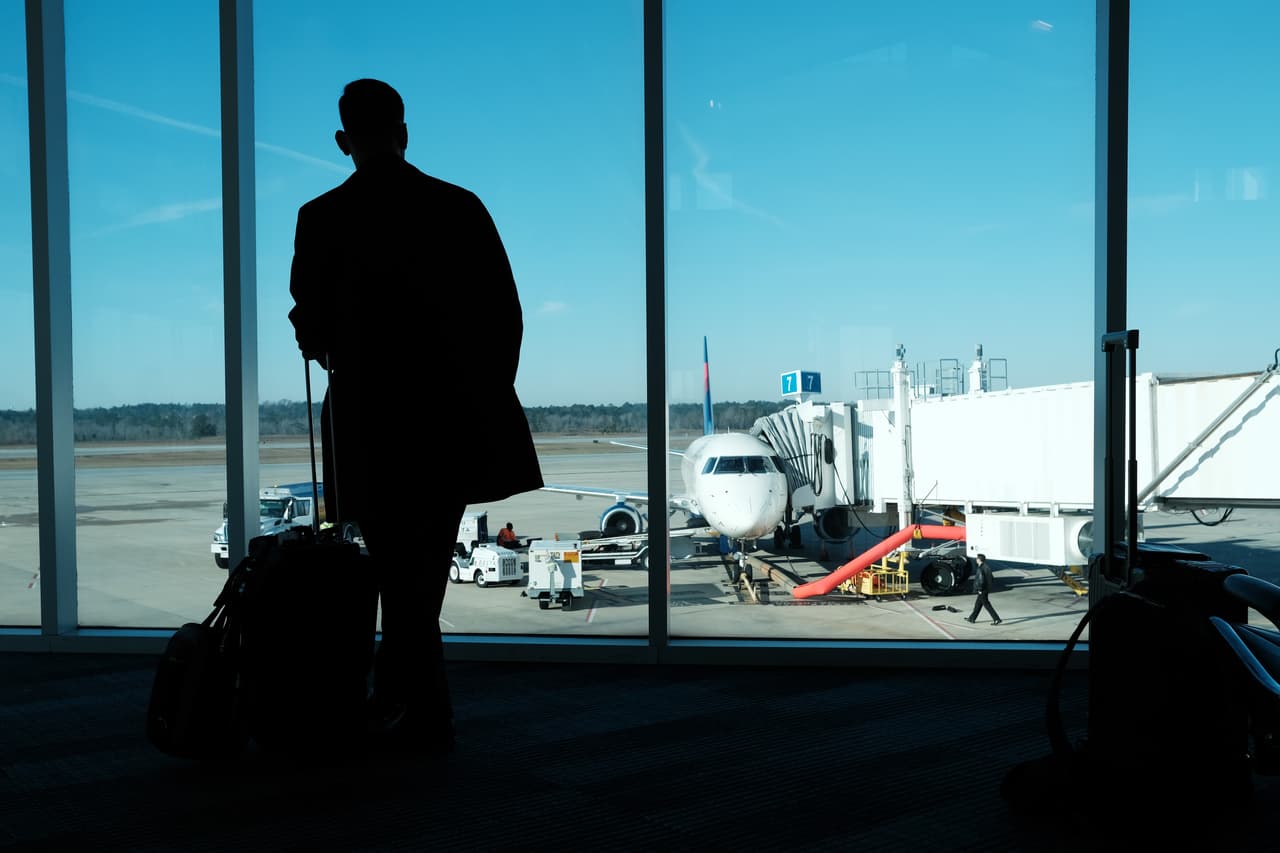 Las advertencias del gobierno de Estados Unidos para los ciudadanos que deseen viajar al extranjero han tenido un importante cambio en este 2022, especialmente 
<a href="https://www.univision.com/noticias/mundo/ucrania-avanza-rusia" target="_blank">tras la invasión de Rusia a Ucrania</a>, el pasado 24 de febrero. 
<br>
<br>El sitio 24WallSt.com analizó los avisos del Departamento de Estado y, para finales de septiembre de 2022, estos son los que tienen un aviso de viaje de nivel 4 permanente, lo que significa “no viajar”.