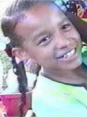 <h3 class="cms-H3-H3">Tionda Z. Bradley</h3>
<br>
<br>El 6 de julio de 2001, Tionda Z. Bradley -de 10 años- fue reportada como desaparecida junto a su hermana menor, Diamond Yvette Bradley al Departamento de Policía de Chicago en Illinois. 
<br>
<br>De acuerdo con el testimonio de su madre, 
<a href="https://www.fbi.gov/wanted/kidnap/tionda-z.-bradley" target="_blank">se encontró una nota escrita por Tionda que decía que las dos niñas iban a la tienda.</a> Una búsqueda exhaustiva del área y el vecindario circundante arrojó resultados negativos.
<br>
<br>El FBI está ofreciendo una recompensa de hasta 10,000 dólares por información sobre el paradero de las dos menores. 
<br>
<br>En la actualidad, Tionda tiene 30 años.
