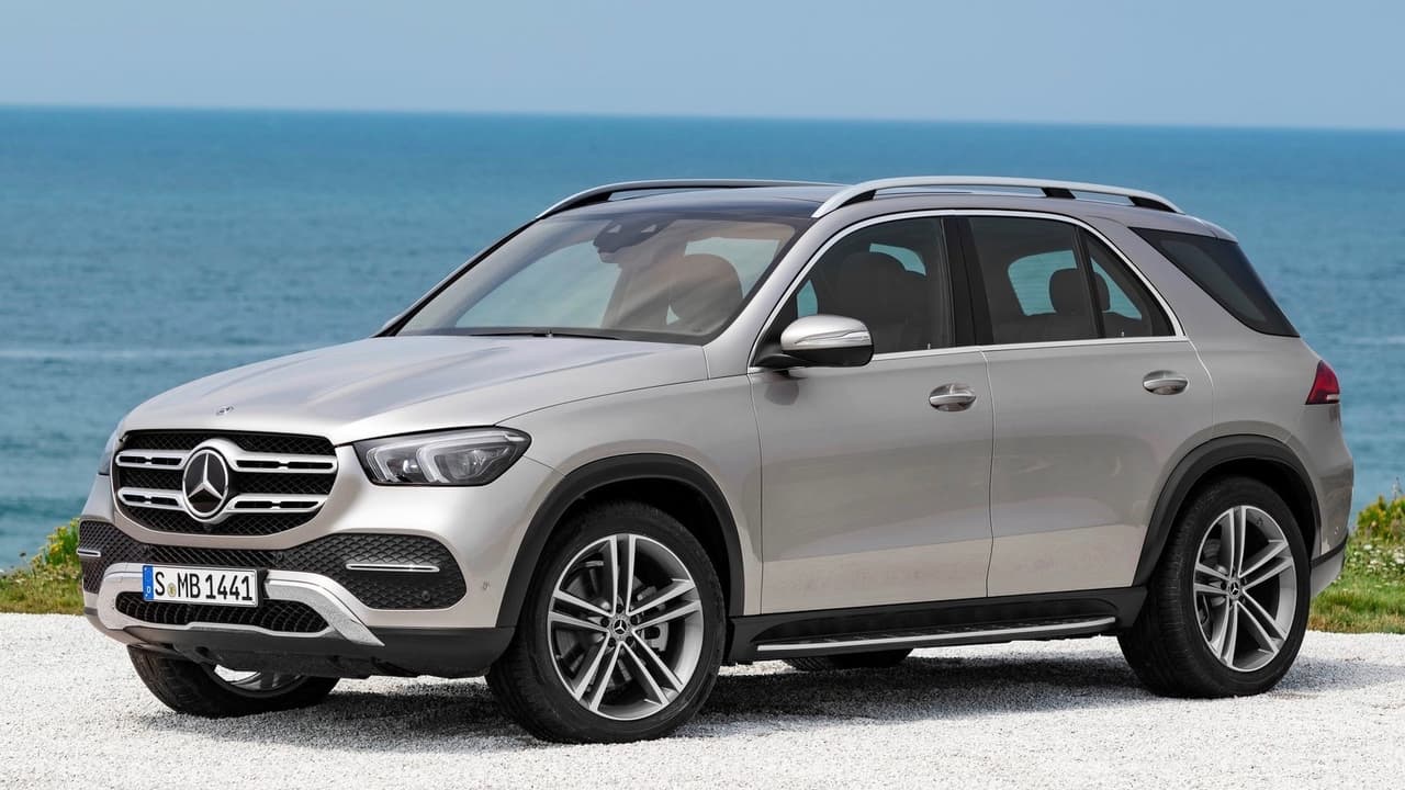 <h3 class="cms-h3-H3">Mercedes-Benz</h3>
<br>La histórica marca alemana de la estrella de tres puntas fue la más buscada en el 
<b>Reino Unido</b>, Portugal, Bélgica, Alemania, Luxemburgo, Austria, Suiza, Grecia, Jordania, Uzbekistan, Marruecos, Tunes, Algeria, Mali, Nigeria y Senegal.