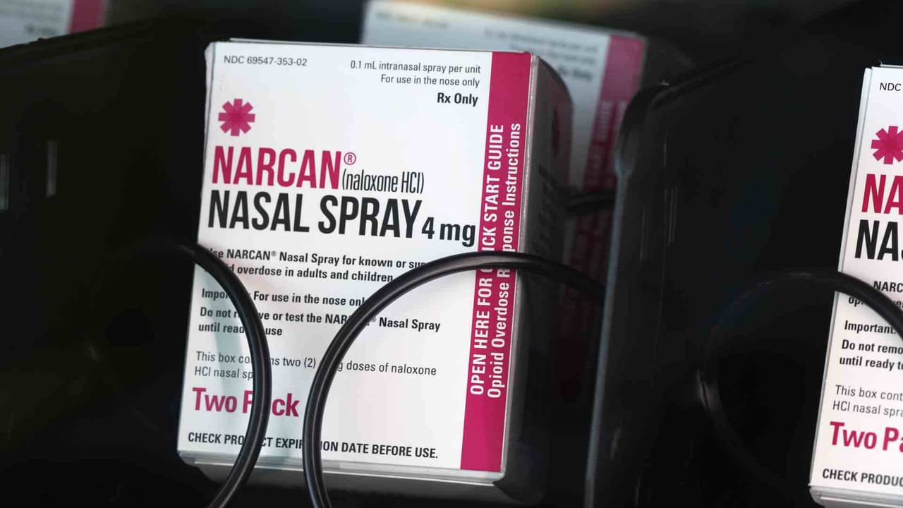 Ante la amenaza de opioides y casos de sobredosis, hay distritos escolares en Houston que cuentan con Narcan, para contrarrestar sus efectos.