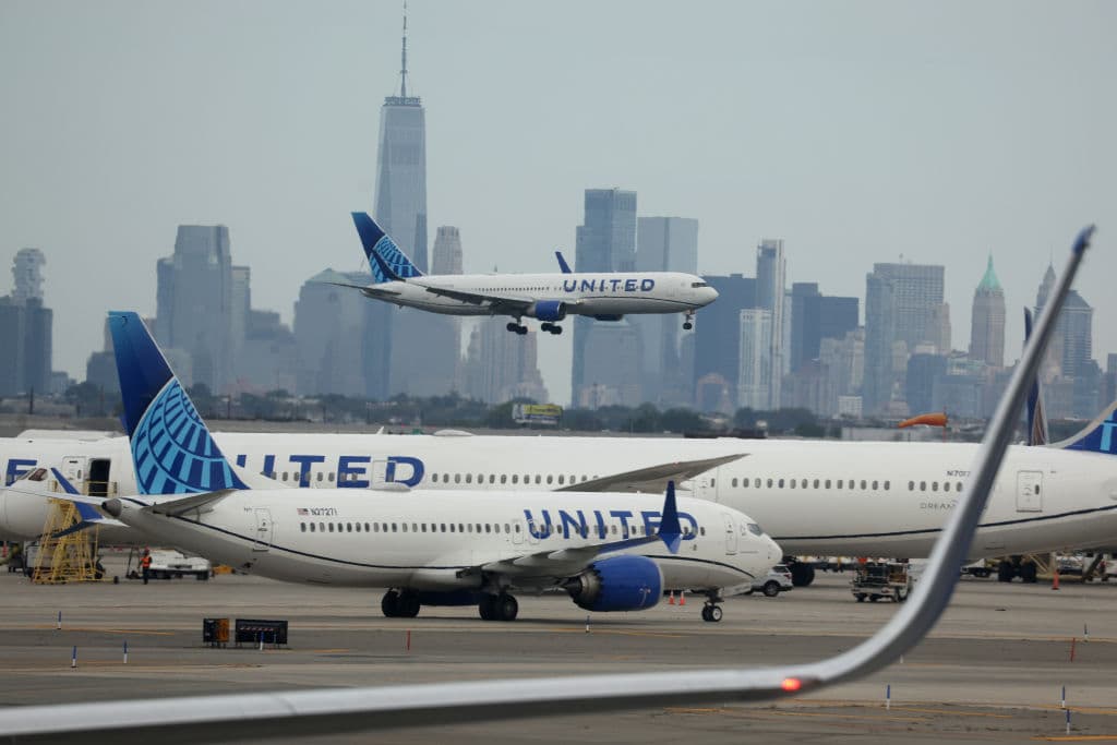 Avión de United Airlines aterriza de emergencia en el Aeropuerto de Newark: esto es lo que sabemos