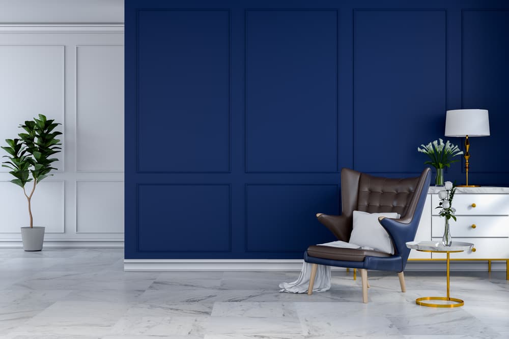 El azul, además de tranquilidad, es símbolo de sabiduría y paz. Puedes decorar dormitorios y baños, sobre todo los de los niños, para transmitir mucha calma y serenidad.
