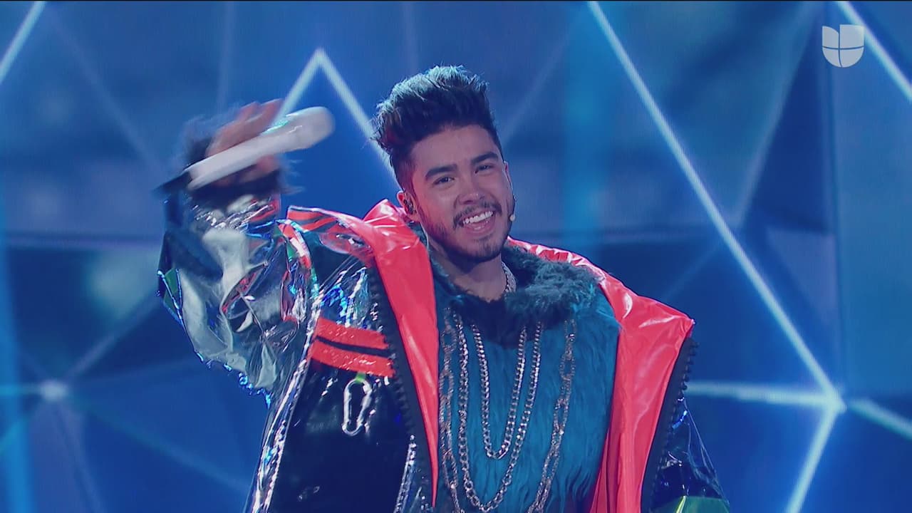 Bajo el disfraz se encontraba el cantante mexicano Mario Bautista. Para Carlos Rivera y Yuri no fue sorpresa verlo sobre el escenario, pues ellos apostaron por él.