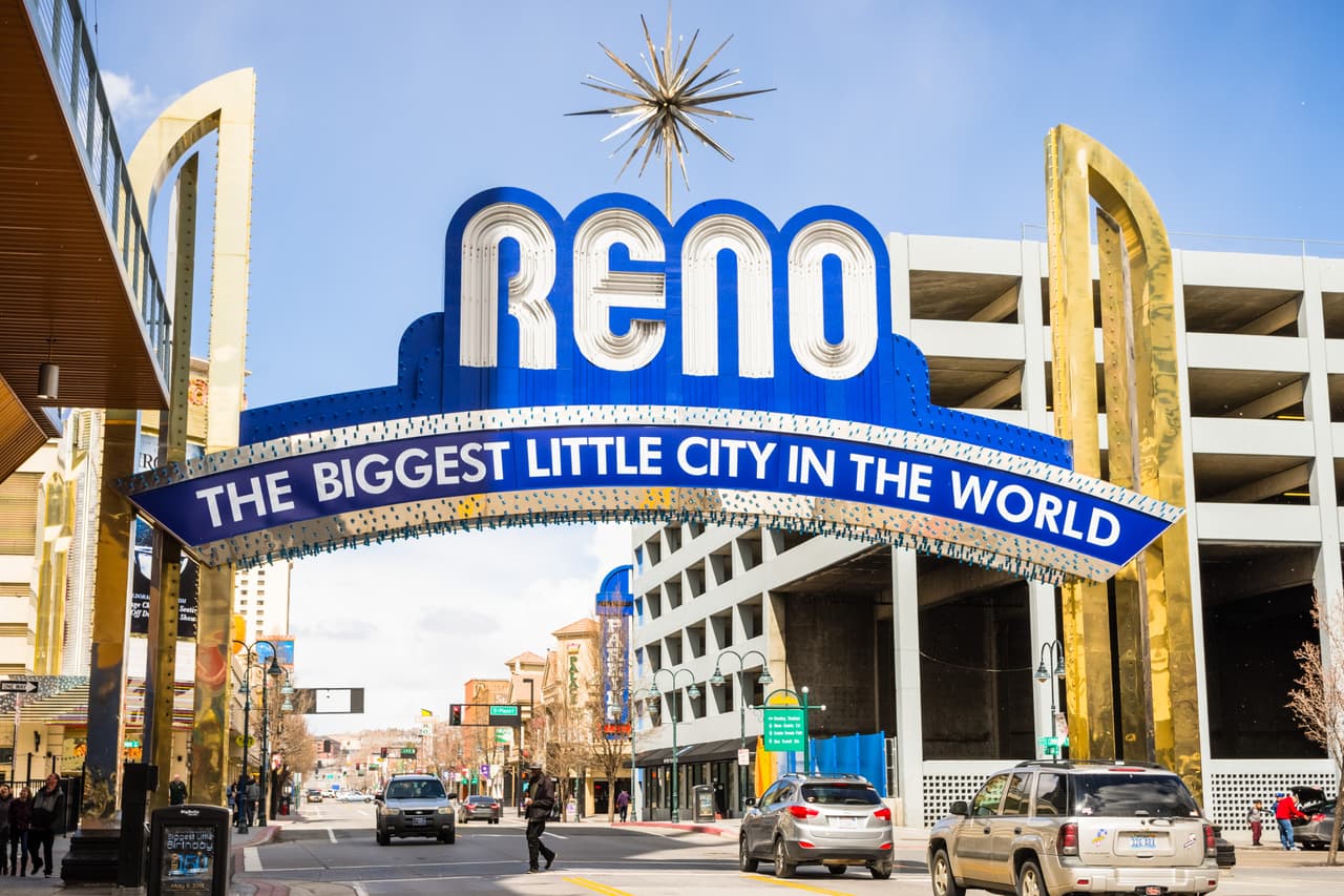 <b>24.</b> 
<b>Reno, Nevada.-</b> Famosa por sus casinos y centros nocturnos, esta ciudad se considera dentro de las que más rápido a crecido el número de desempleo. Sin embargo, se coloca en nuestra lista con un total de 57.36 puntos.