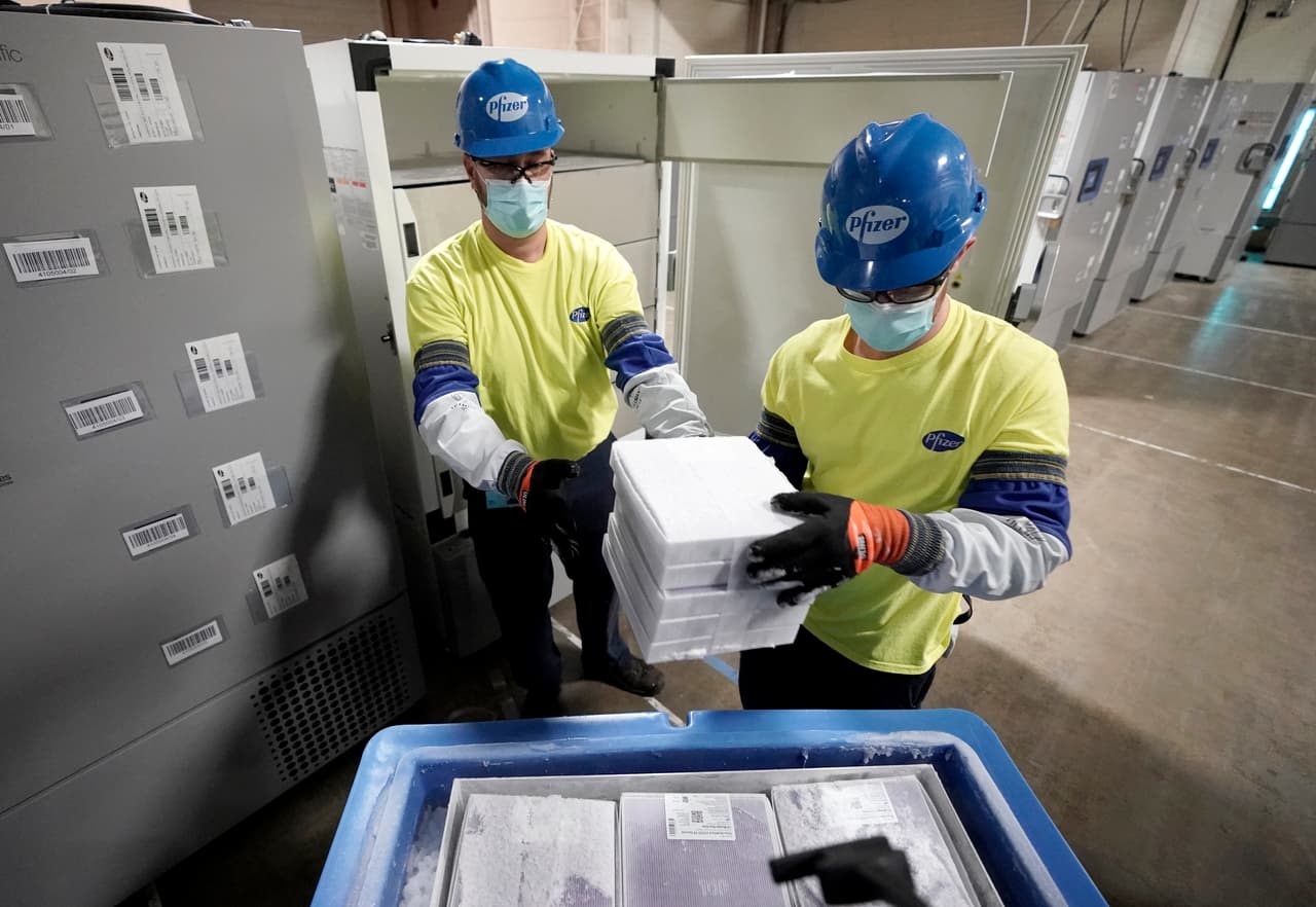 Con las vacunas se busca aminorar una pandemia que ya ha contagiado a más de 16 millones de personas en el país, de las cuales cerca de 300,000 han perdido la vida a causa de la enfermedad provocada por el coronavirus.