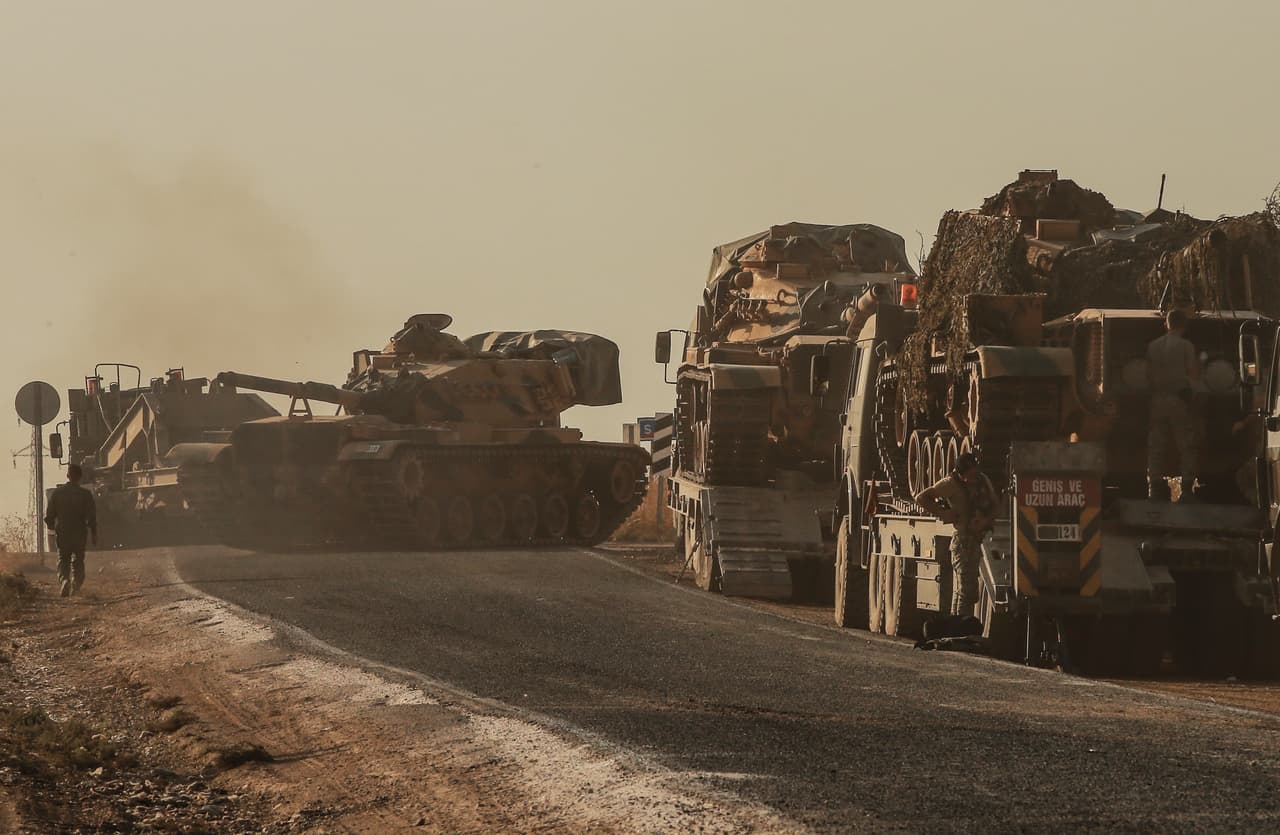 Trump impone sanciones a Turquía por la ofensiva militar contra los kurdos en Siria