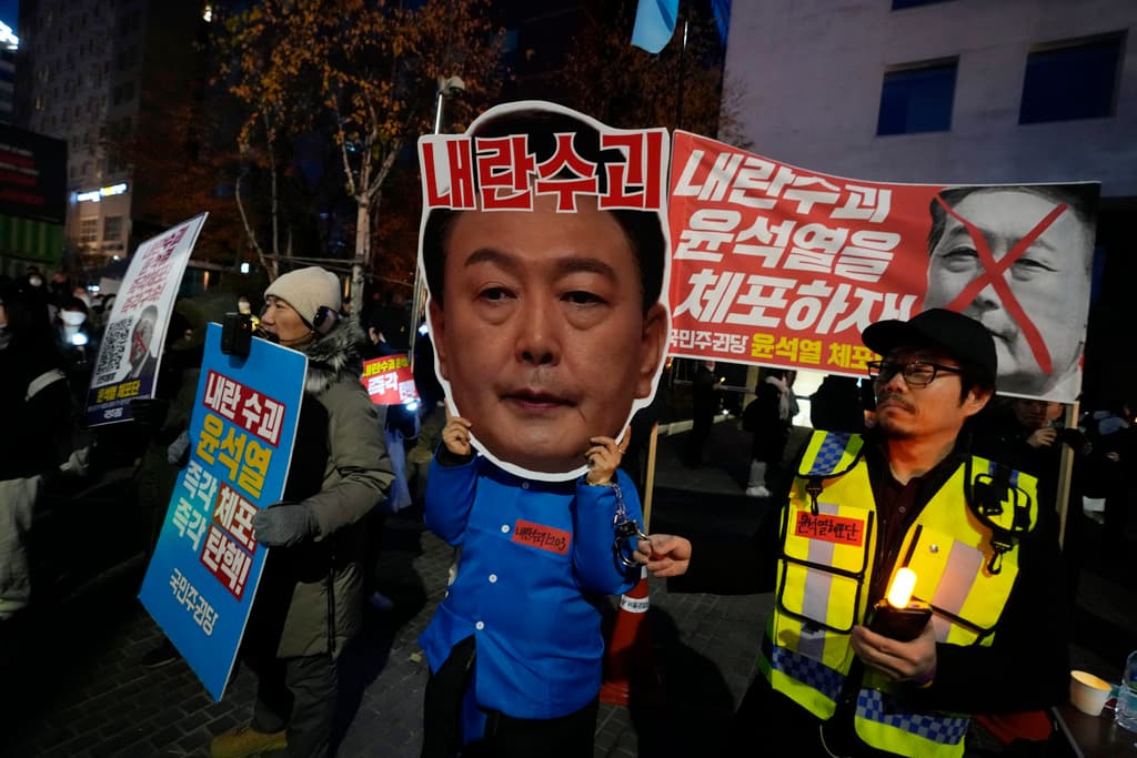 Corea del Sur prohíbe a su presidente salir del país mientras está siendo investigado: ¿podría ser detenido?