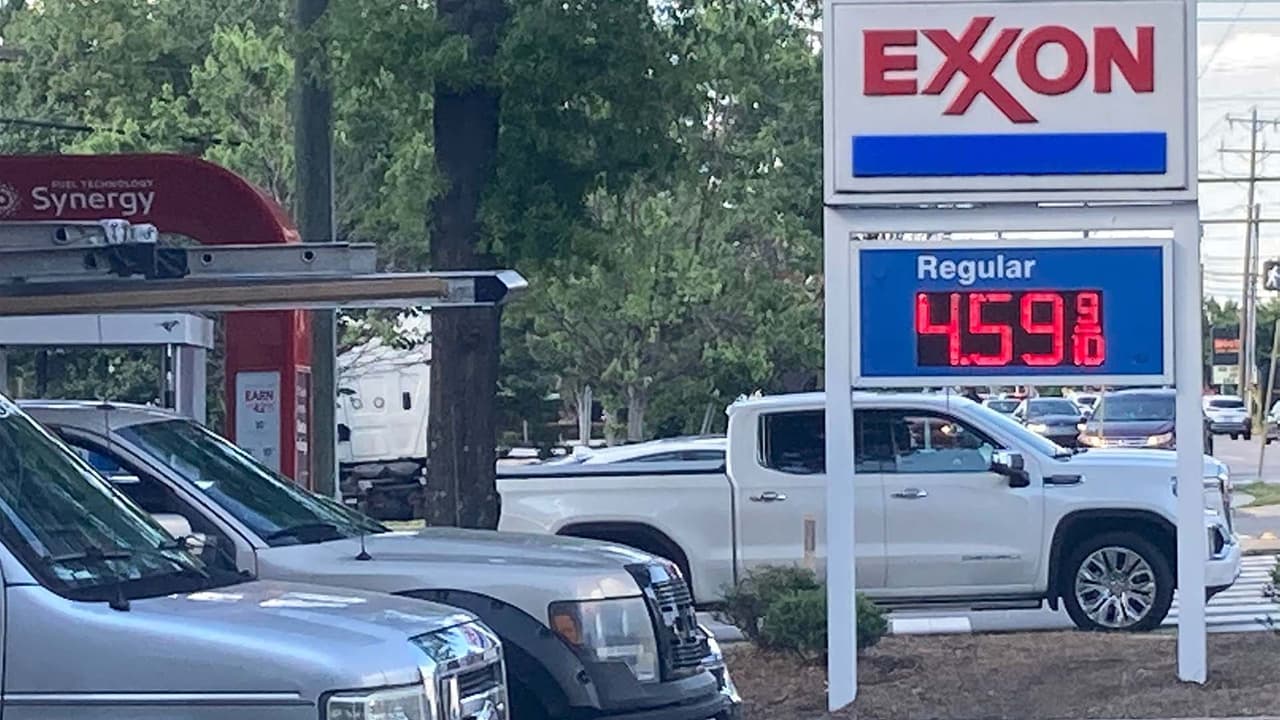 Precio de la gasolina alcanza otro récord en Carolina del Norte: este condado superó los $ 5 el galón