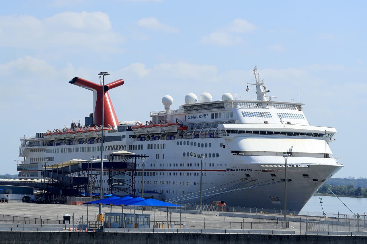 La compañía Carnival canceló los viajes de los seis barcos que operan desde el Puerto de Miami y Cabo Cañaveral.