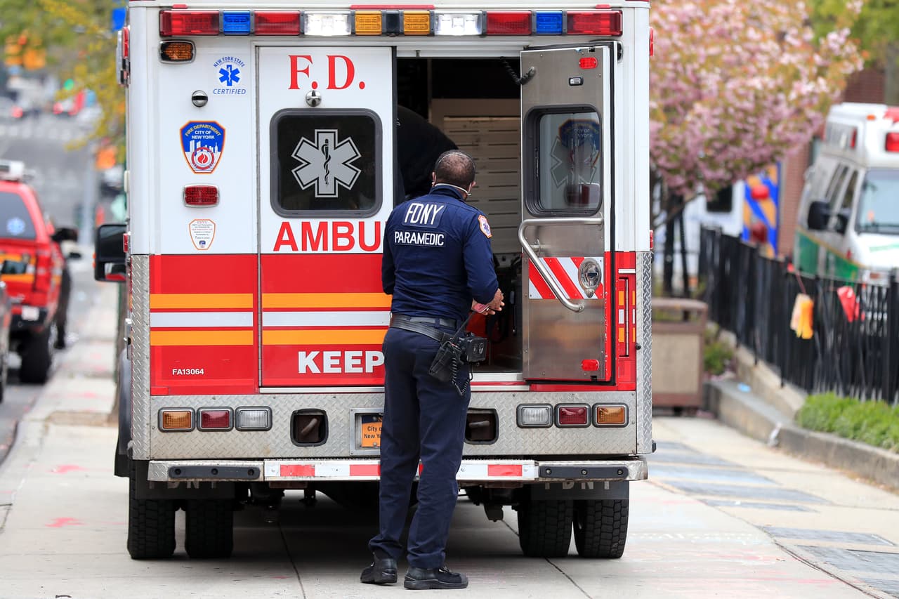 <b>No pierdas tiempo</b>
<br>Si tienes síntomas de un golpe de calor, llama de inmediato al 911. 
<br>