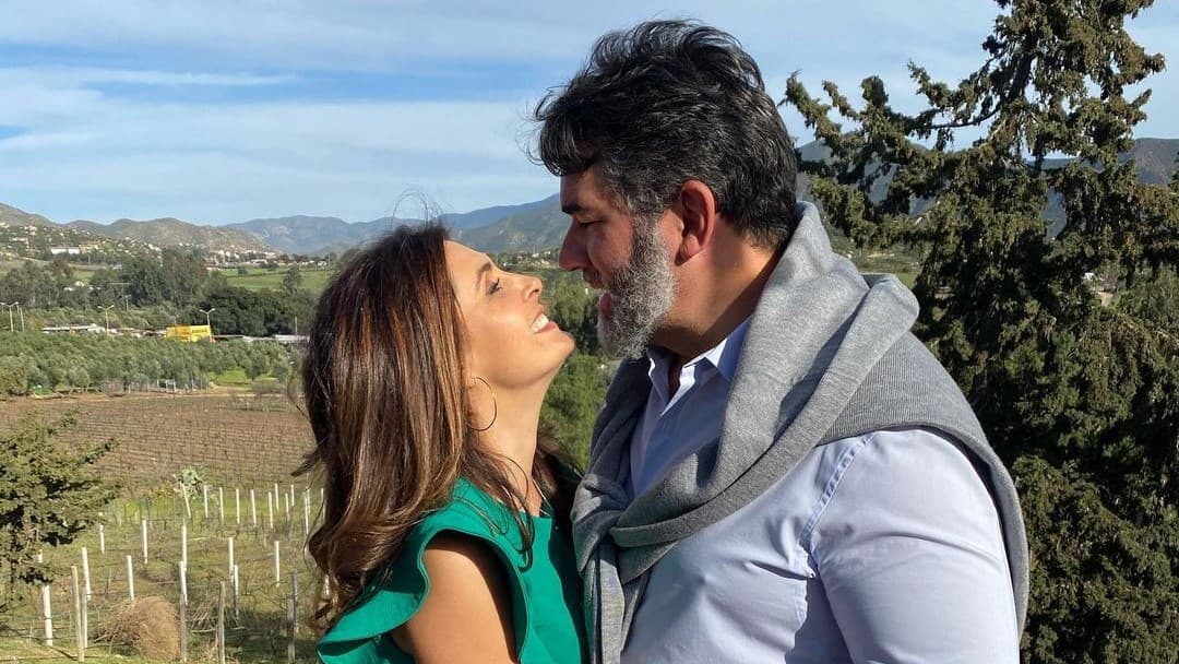Eduardo Santamarina revela qué opina Mayrín Villanueva de las sensuales escenas que hace en La Desalmada
