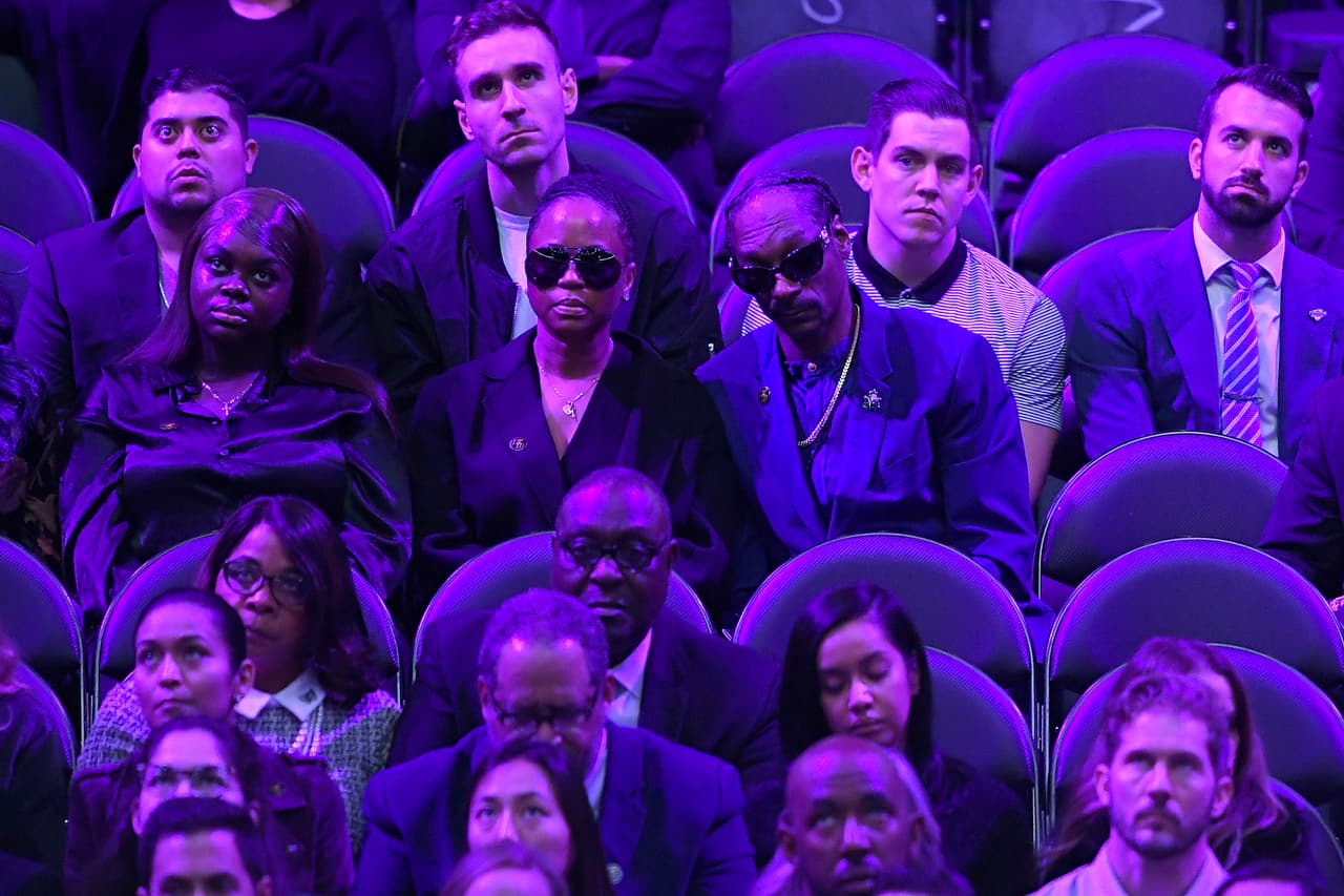 Personalidades del deporte y el espectáculo presentes en el homenaje al basquetbolista. El accidente ocurrió el 26 de enero de 2020.