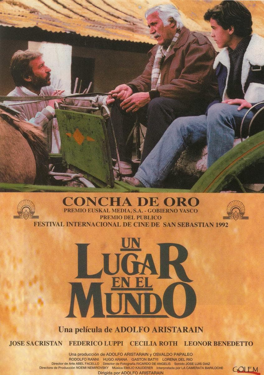 <b>Un lugar en el mundo</b>
<br>(1992), Argentina
<br>
<b>Director: </b>Adolfo Aristarain
<br>
<b>Reparto: </b>
<a href="http://www.imdb.com/name/nm0755364?ref_=tt_ov_st_sm">José Sacristán</a>, 
<a href="http://www.imdb.com/name/nm0527002?ref_=tt_ov_st_sm">Federico Luppi</a>, 
<a href="http://www.imdb.com/name/nm0070733?ref_=tt_ov_st_sm">Leonor Benedetto</a>
<br>En un remoto valle de Argentina de la provincia de San Luis se encuentran varios personajes, entre ellos un exiliado, una doctora, una monja progresista, y un ingeniero español que acude a la zona para buscar recursos naturales que abastezcan de energía eléctrica al pueblo pero que causarían el desahucio de los campesinos. Es la segunda película en la historia en haber sido eliminada de los Oscar tras obtener una nominación por incumplir una de las normas: la inscribieron para competir por Uruguay, pero la mayoría del equipo era argentino. 
<br>