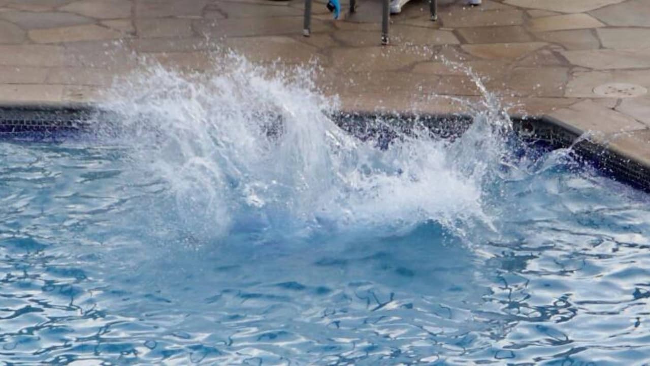 Una mujer es hallada sin vida en el fondo de una piscina al norte de San Antonio