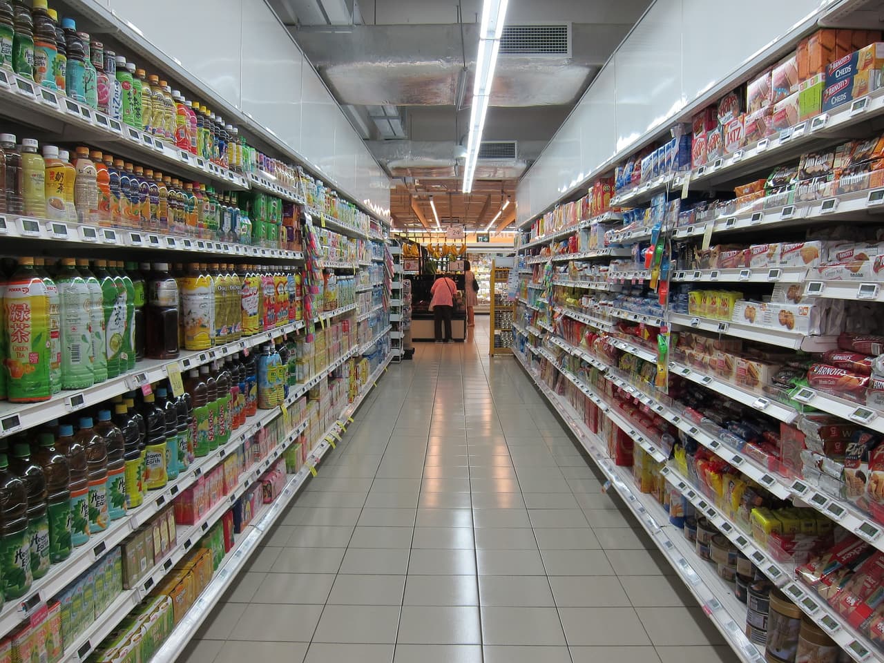 A diferencia de Cotsco, la gran mayoría deos supermercados y tiendas de autoservicio estarán abiertas el día de hoy. Verifica los horarios, las tiendas pueden cerrar de manera anticipada.