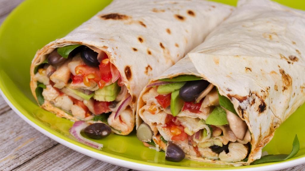 Nuestro burrito de espinacas y aguacate es un clásico saludable. Prueba la 
<a href="https://www.univision.com/noticias/reto-28/burrito-de-espinacas-y-aguacate-reto-28">receta</a> con frijoles, pollo, espinacas, aguacate y queso feta.