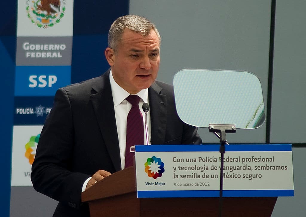 Así ocultó su fortuna el exsecretario de seguridad de México, según fiscalía de NY