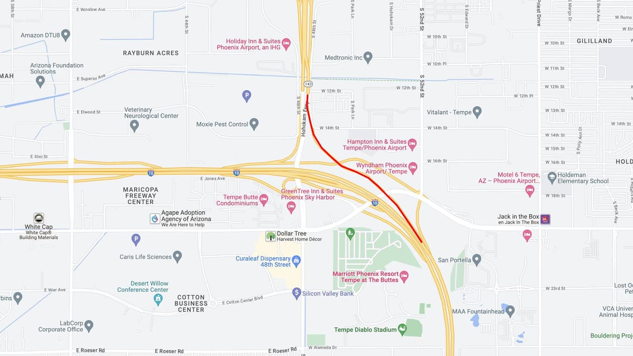 <b>Rampa I-10 oeste</b>
<br>La rampa de la I-10 en dirección oeste hacia la SR 143 en dirección norte estará cerrada desde las 3 a.m. a las 3 p.m. el domingo 12 de noviembre.
<br>
<br>
<b>Rutas alternas</b>
<br>Considere usar la I-10 en dirección oeste hasta el Loop 202 en dirección este, para llegar a la SR 143 en dirección sur. 
<br>
<br>Acceso al aeropuerto Sky Harbor: considere salir de la I-10 en dirección oeste hacia 24th Street en dirección norte, o Buckeye Road en dirección este para ingresar al aeropuerto desde Oeste.
<br>
<br>Para conocer las condiciones de las carreteras en tiempo real puede visitar la página del 
<a href="https://www.az511.gov/" target="_blank">Departamento de Transporte de Arizona</a>, o llamar al 511