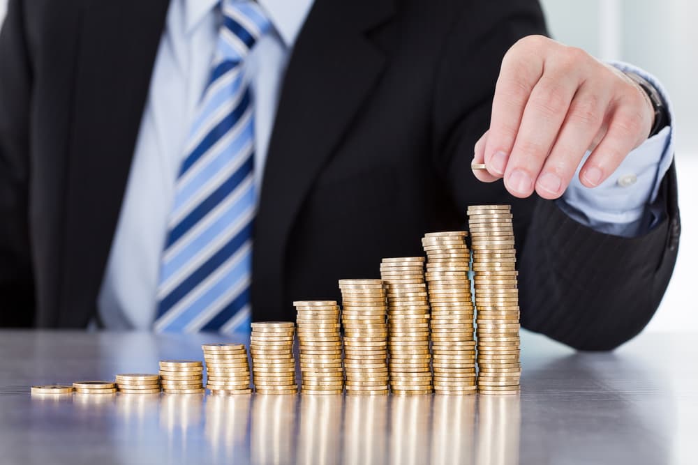 Debes atender muy bien tus negocios, tus asuntos de dinero porque puedes ganar mucho o perder, si cuando colocas tu dinero lo haces de forma emocional y no te detienes a analizar la mejor forma de hacerlo.