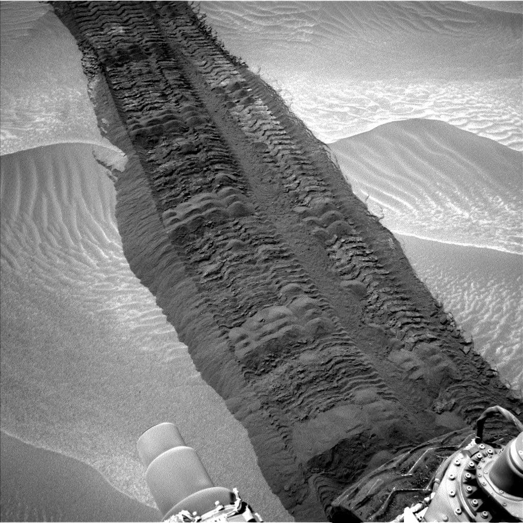 Al Curiosity le fue encomendado que excavara rocas de 3,500 millones de años de cuatro lugares diferentes del Gale Crater, un lugar en donde los científicos creen que hace muchos años existió un lago.