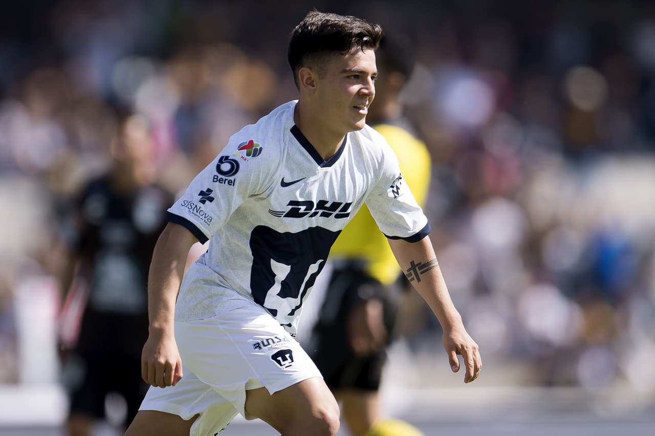<b>Marco García</b>
<br>El mediocampista de 20 años de Pumas, tomó fotos bajo la falda de una maestra que les daba clases y él exhibía su ropa interior. La UNAM escondió el caso y las evidencias, pero se volvió a reabrir el caso y el jugador podría ser baja definitiva.