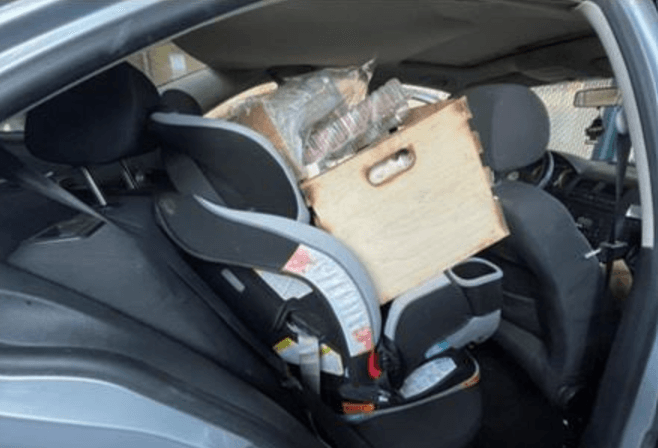 Los opioides letales, precisó en X el director del puerto de Nogales, “estaban 
<b>mezclados en cajas de madera que contenían regalos de fiesta</b>”.