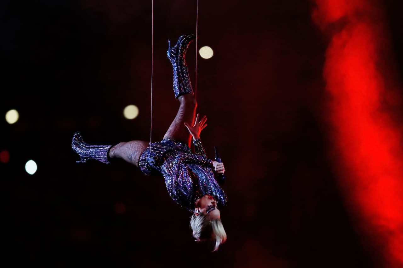 Lady Gaga había expresado su deseo de saltar desde el techo del estadio.