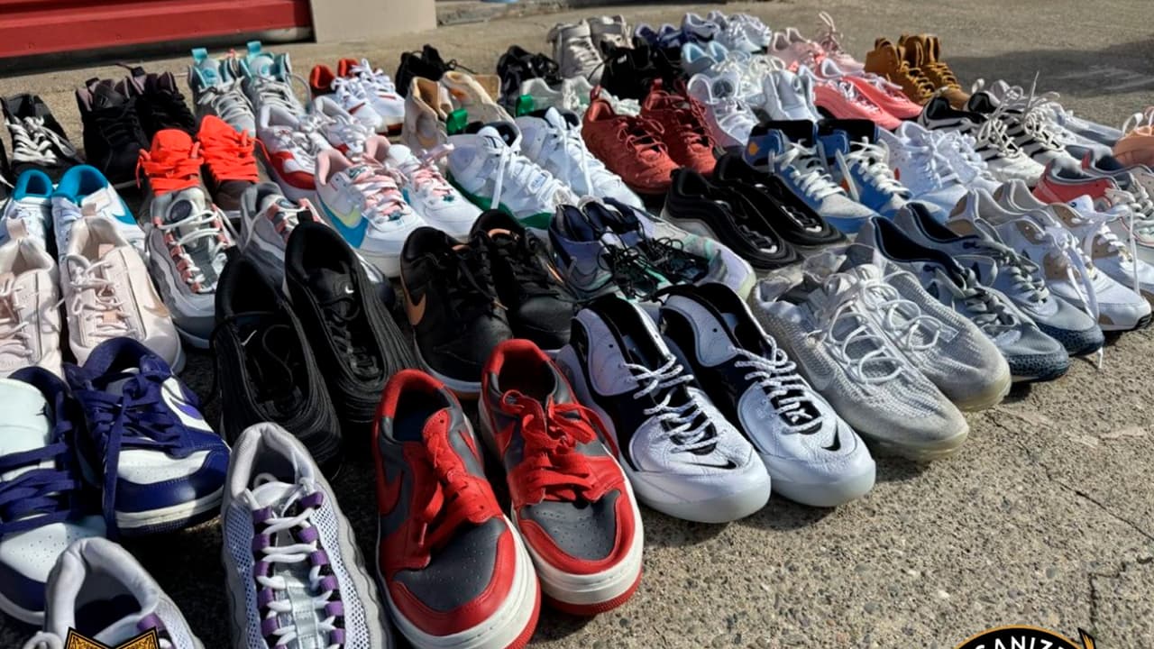 En el lugar localizaron más de 
<b>$20,000 dólares en artículos robados</b> de algunos comercios como Nike y Marshalls en el área de Arden. La bodega estaba a nombre de un recluso bajo custodia.