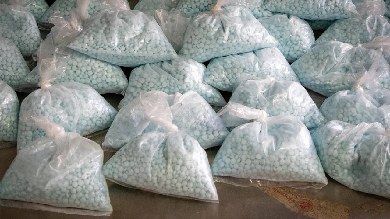 Agentes de la Oficina de Aduanas y Protección Fronteriza de Estados Unidos (CBP) realizaron un importante decomiso de fentanilo en el puerto fronterizo de Mariposa en Nogales, Arizona.