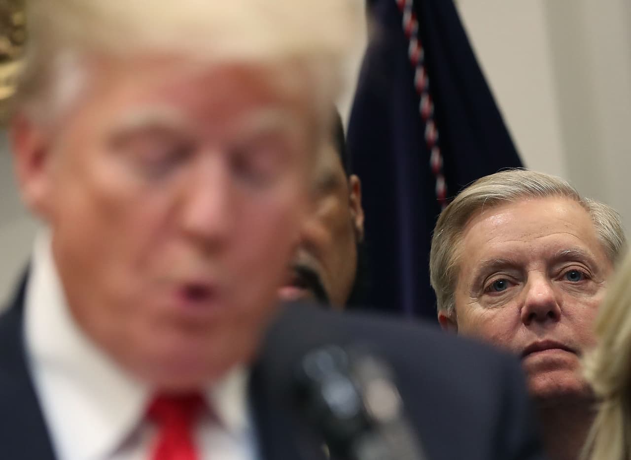 Republicanos fuerzan voto en el Senado para cambiar la política de asilo como quiere Trump